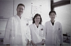 國(guó)外早在19世紀(jì)將熱熔膠搬進(jìn)實(shí)驗(yàn)室